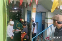 Polisi buru pelaku penikaman imam mushalla