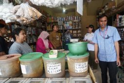 Bea Cukai dan Satpol PP Kota Madiun gelar operasi gempur rokok ilegal