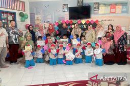 Sekolah Sidoarjo pamerkan buku kolaborasi karya siswa dan orang tua