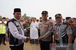 Pj Bupati Bogor resmikan kantung parkir untuk tekan pelanggaran truk tambang