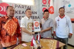Bro Ronny kembalikan formulir ke PKS-PAN untuk Pilkada Kota Kediri