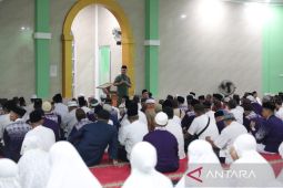 Erzaldi beri manasik haji untuk 450 jamaah kloter lima