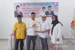 Bawa "emas", Mahyaruddin mendaftar ke DPC Gerindra