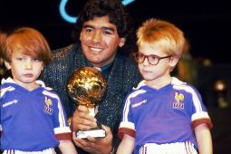 "Golden Ball" Maradona akan dilelang di Paris