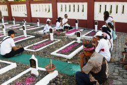 Umat Buddha ziarahi TMP jelang Waisak di Madiun