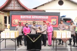 Bantuan Kemanusiaan Polda Aceh disalurkan via tiga polres di Sumbar