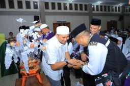 Bupati lepas pemberangkatan 237 calhaj Labura