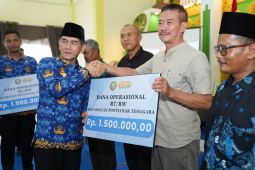 237 RT/RW di Pontianak Tenggara terima bantuan operasional
