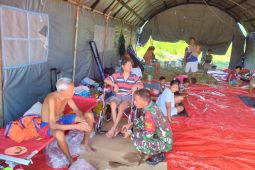 Pengungsi erupsi Gunung Ibu jalani pemeriksaan  kesehatan