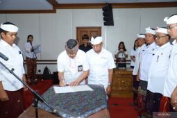 Bupati Gianyar kukuhkan pengurus forum lurah