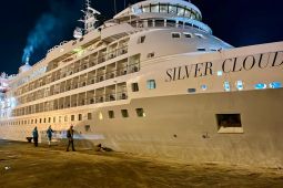 Kapal pesiar Silver Cloud sandar di Pelabuhan Belawan Medan