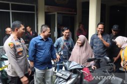 Polisi serahkan puluhan sepeda motor barang bukti pencurian kepada pemiliknya