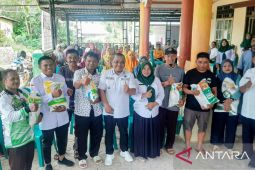 Pemkab Gorontalo salurkan bantuan benih jagung dan beras
