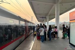 Penumpang kereta cepat Whoosh naik 30 persen pada periode libur Waisak