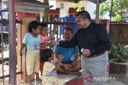 Senyum indah dari balik susu gratis dari Bupati Tapsel