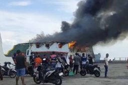 Kapal terbakar di Bengkalis diduga akibat arus pendek