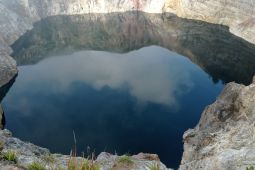 Badan Geologi: Terjadi perubahan warna air Danau Kelimutu di Ende NTT