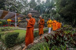 Perayaan Trisuci Waisak di Candi Sumberawan