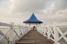 Wisata libur panjang waisak di Pantai Bentar