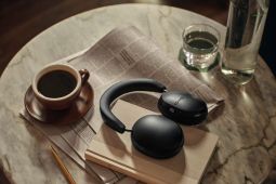 Dokter sarankan aturan 60--60 saat memakai headphone