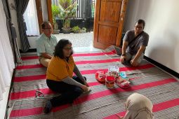 Pj Wali Kota Kediri takziah ke rumah duka anggota Satpol PP meninggal