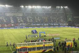 Persib bungkam Madura 3-0 pada final leg pertama
