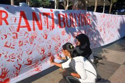 Masyarakat dan pelajar di Jember deklarasikan "Stop Bullying"