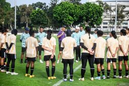 Ketum Erick sebut sepak bola putri Indonesia harus berani kerjakan mimpi