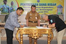 Lima organisasi kepemudaan dan keolahragaan HSS terima dana hibah