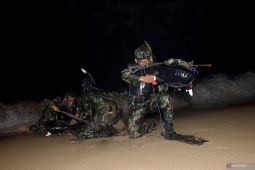 Latihan pendaratan khusus Marinir
