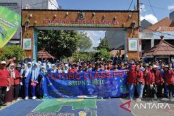 SMPN 2 Beji belajar pemilahan dan pengolahan sampah di Sidoarjo