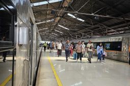 KAI Bandung imbau penumpang datang lebih awal ke stasiun terkait final bola