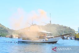 Basarnas gelar simulasikan penyelamatan korban kapal terbakar di Labuan Bajo