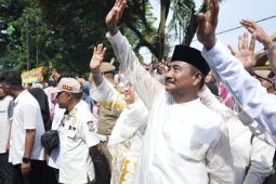 305 calon haji Kota Binjai berangkat ke tanah suci dibekali bumbu pecal dan sambal teri