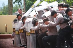 Personel Polres Simalungun pelatihan rutin pengendalian massa