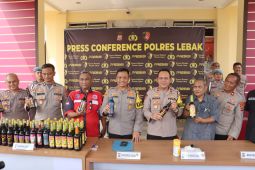 Cegah kejahatan, Polres Lebak sita ribuan botol miras