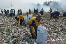 Kolaborasi lintas sektoral mampu atasi permasalahan sampah di objek wisata pantai