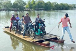 Seribuan penduduk di Aceh Timur terisolasi akibat jembatan ambruk