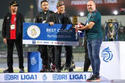 Pelatih terbaik Liga 1