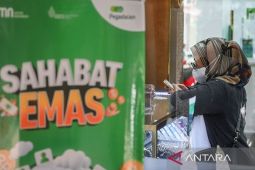 Harga emas Antam turun menjadi Rp1,365 juta per gram