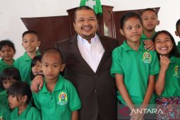 Di GKPA Sibadoar, jemaat minggu sambut hangat Bupati Tapsel
