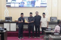 Wali Kota Balikpapan sampaikan Nopen ABBD 2023 di paripurna DPRD