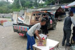 Pedagang dari objek wisata Geyser Cisolok direlokasi