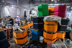 Produksi gelasan di Kabupaten Sumedang