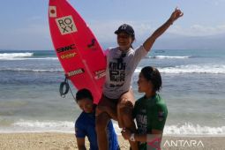 Final kejuaraan selancar internasional di Pesisir Barat Lampung