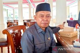 Legislator Barsel berharap pemkab terus tingkatkan jalan usaha tani