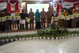 Pemkab HSS salurkan hibah untuk PAUD dan komunitas seni budaya