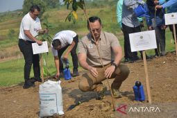 Kota Deltamas tanam pohon di Kawasan Industri GIIC peringati Hari Lingkungan Hidup
