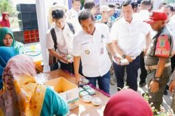 Pemkab Karawang kolaborasi kegiatan pelayanan publik dengan bazar UMKM