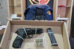 Warga Aceh Timur serahkan senjata api kepada polisi